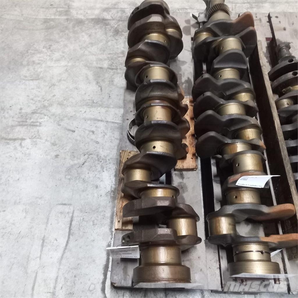 Volvo A25F / D11 Cambota do Motor Mootorid