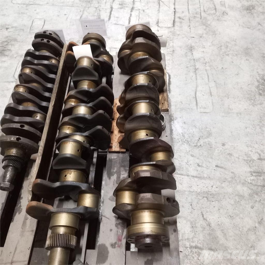 Volvo A25F / D11 Cambota do Motor Mootorid