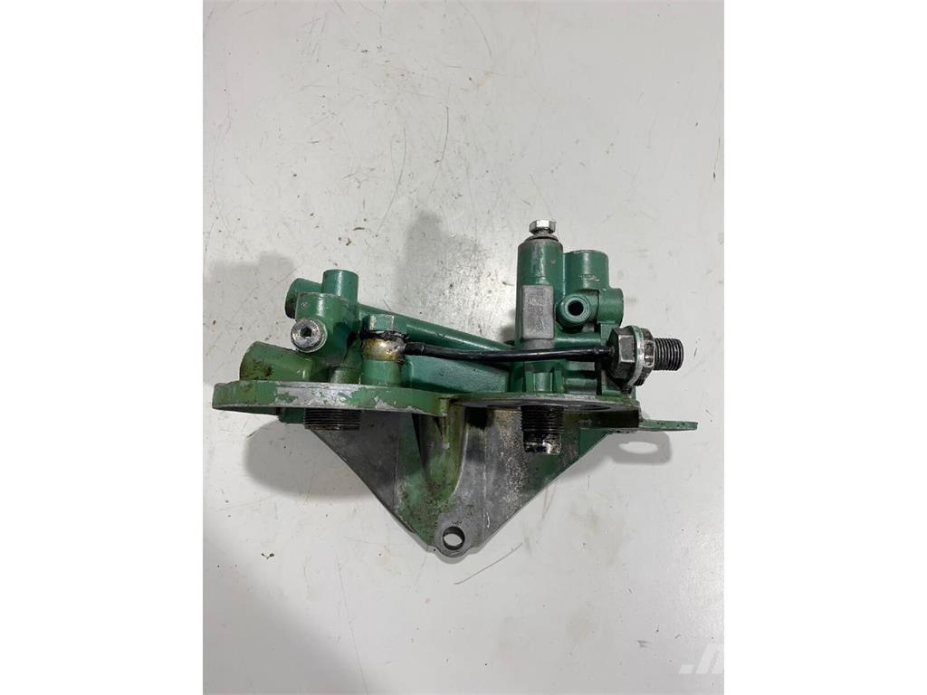 Volvo D13 Suporte dos Filtros de Combustível D13;D16 운송 장비 - 기타