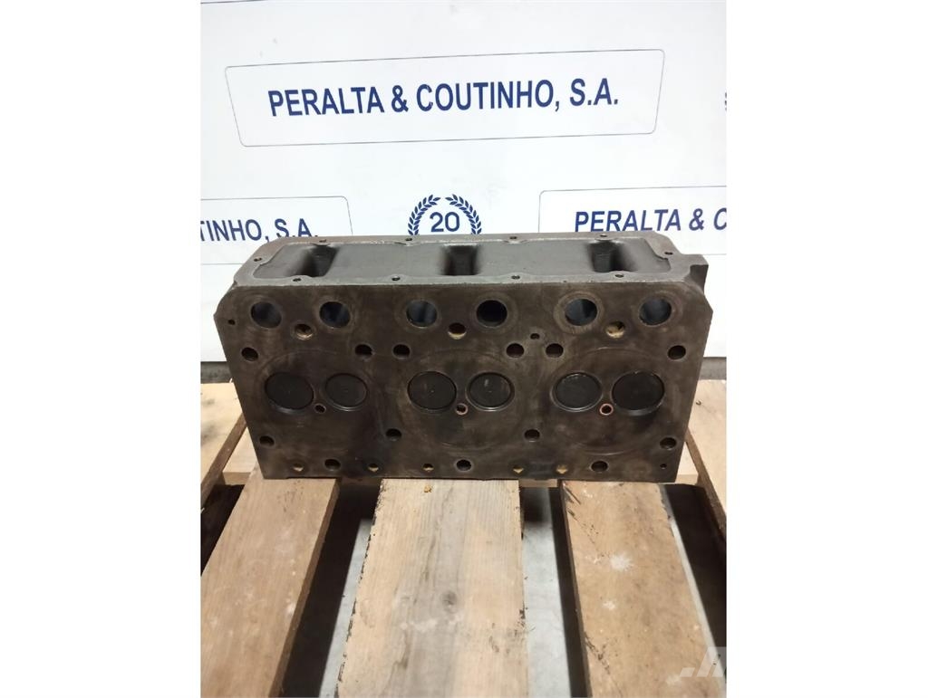 Volvo D7 Cabeça do Motor com Válvulas TD71 Mootorid