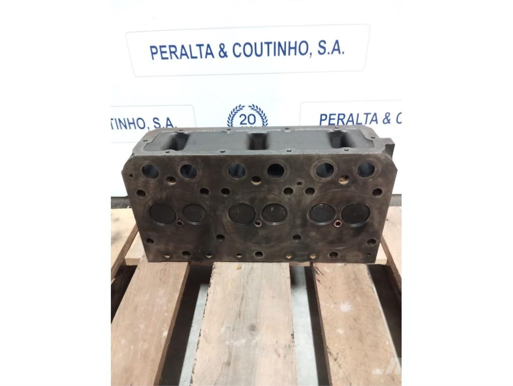Volvo D7 Cabeça do Motor com Válvulas TD71 Mootorid