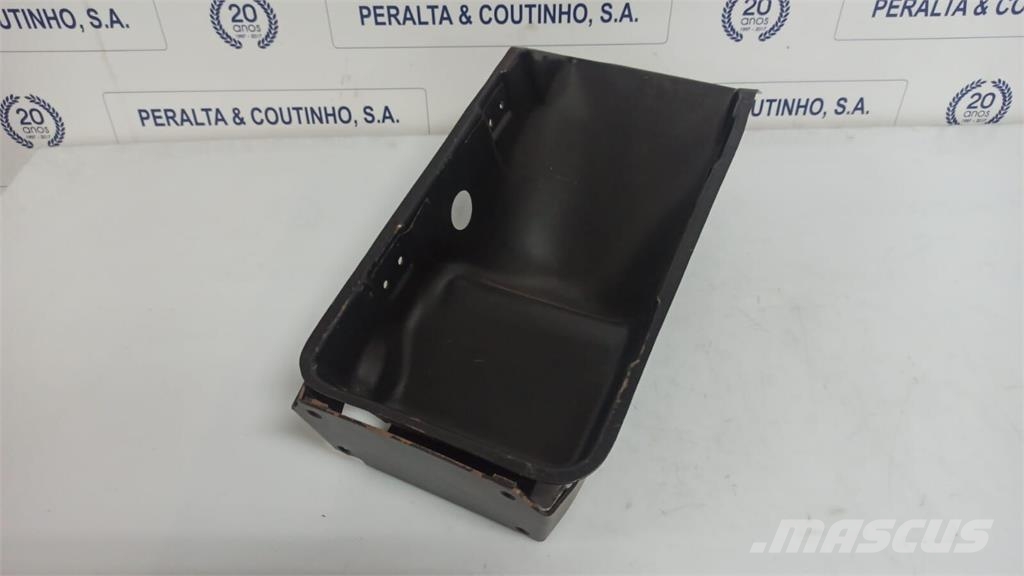 Volvo F10 Cobertura do Farol Cabinas