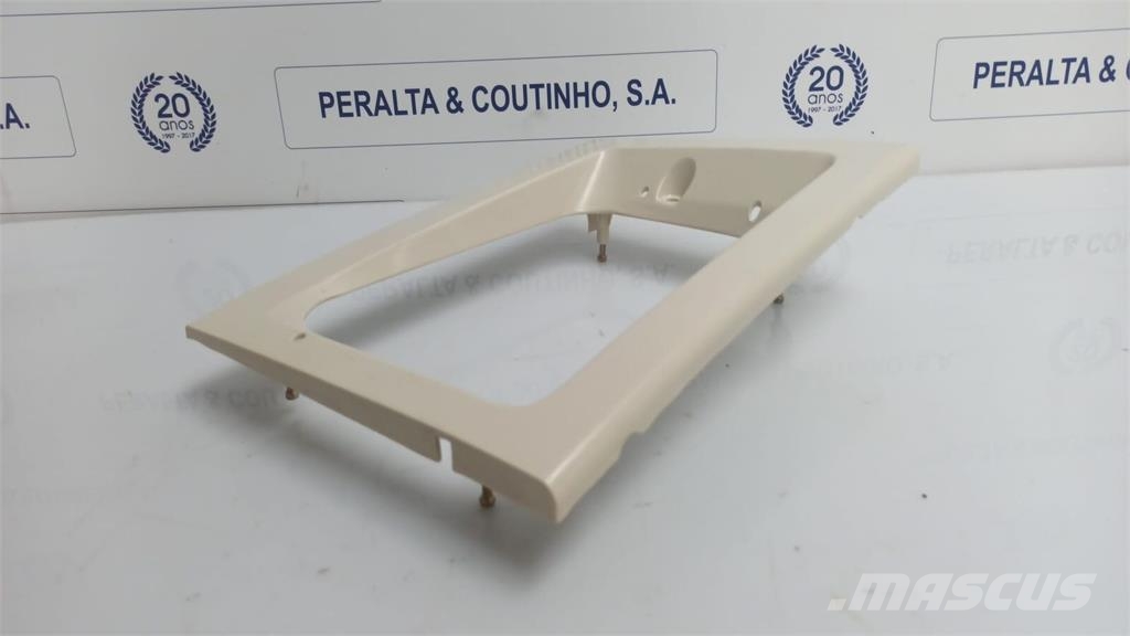 Volvo F10 Moldura do Farol Cabinas
