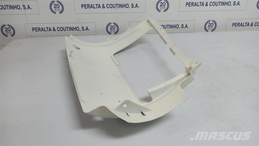 Volvo FH Cobertura do Farol FH Cabinas