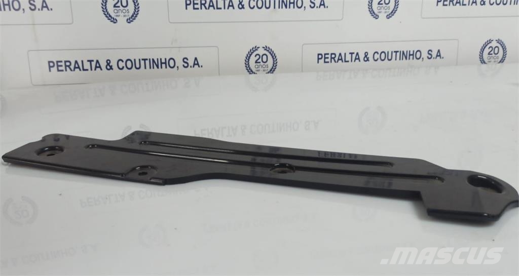 Volvo FH12 Fixação do Farol FH Kabiny a interiér