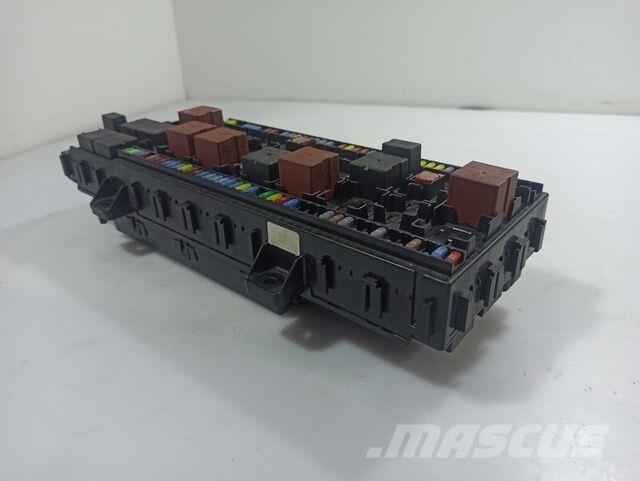 Volvo FH4 Placa de Circuitos Fusíveis Módulo VMCU Електроніка