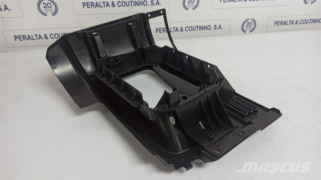Volvo FM7 Cobertura do Farol FM Cabinas