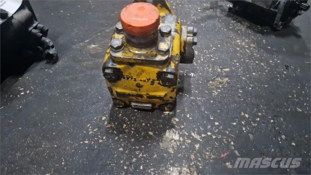 Volvo L120C Bomba Hidráulica Principal 油壓