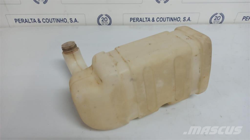 Volvo N12 Reservatório de Água Limpa Para - brisa NL Cabinas