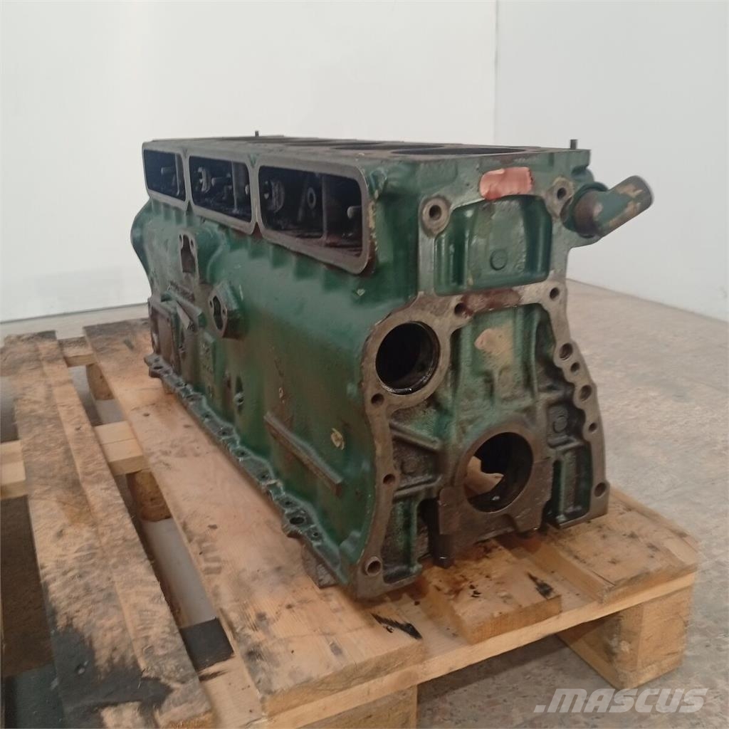 Volvo spare part - engine parts - cylinder block Motory