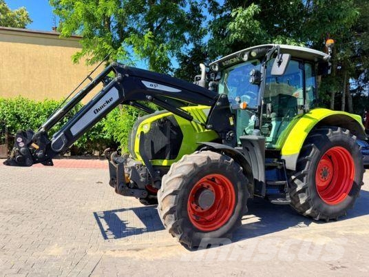 CLAAS ARION 520 Tractoren