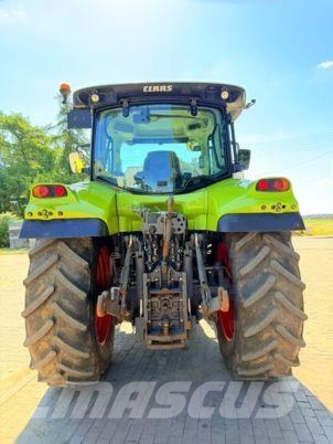 CLAAS ARION 520 Tractoren