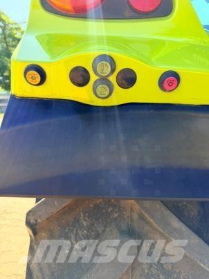 CLAAS ARION 520 Tractoren
