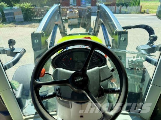 CLAAS ARION 520 Tractoren