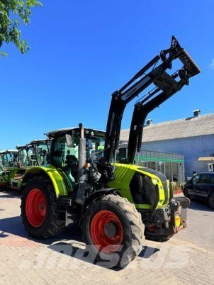 CLAAS ARION 520 Tractoren