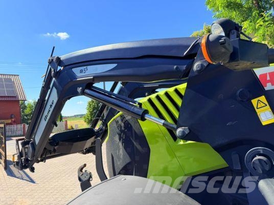 CLAAS ARION 520 Tractoren