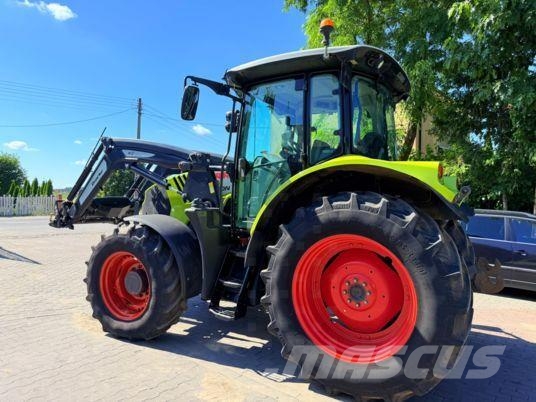 CLAAS ARION 520 Tractoren
