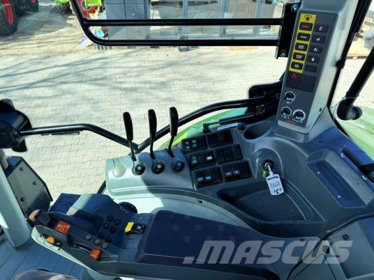 CLAAS ARION 530 Tractoren