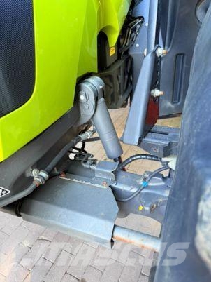 CLAAS ARION 650 CEBIS Tractoren