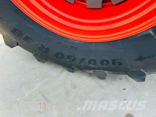 CLAAS AXION 840 Tractoare