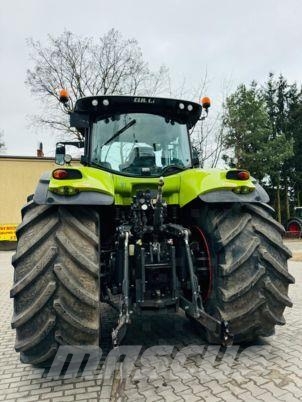 CLAAS AXION 850 Tractoare