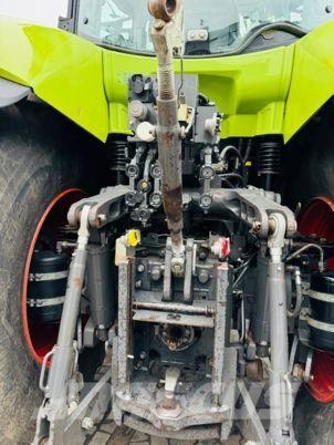 CLAAS AXION 850 Tractoare