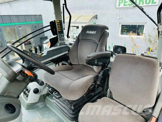 CLAAS AXION 850 Tractoare