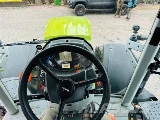 CLAAS AXION 850 Tractoare
