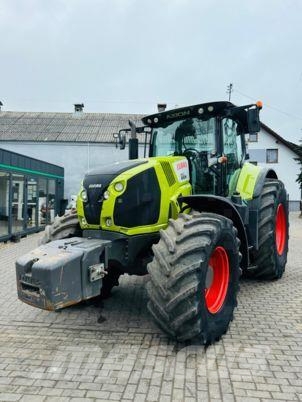 CLAAS AXION 850 Tractoare