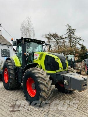 CLAAS AXION 850 Tractoare
