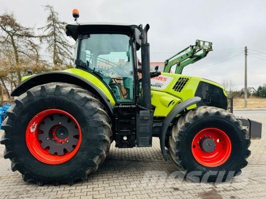 CLAAS AXION 850 Tractoare
