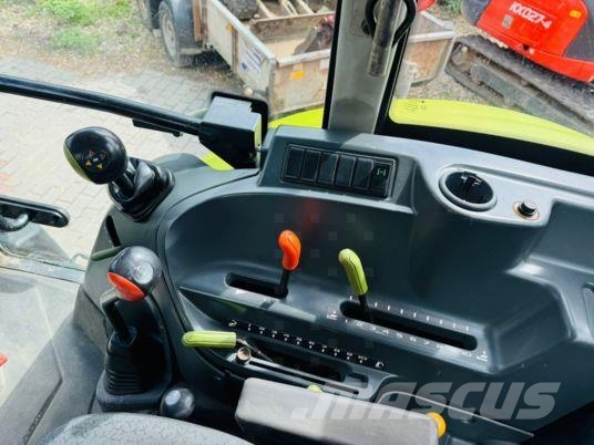 CLAAS AXOS 330 Traktoriai