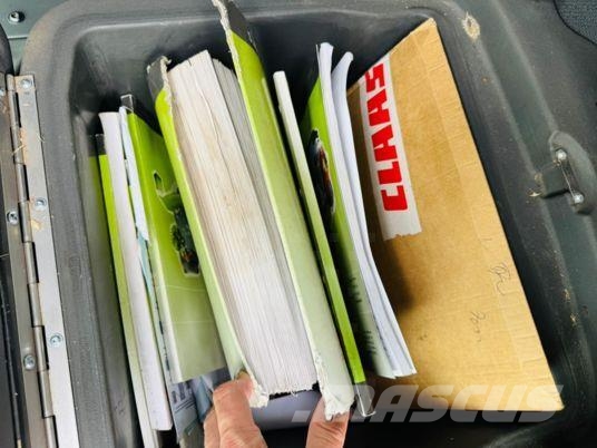 CLAAS LEXION 760 Зернозбиральні комбайни