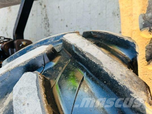 Deutz-Fahr AGROTRON 200 Traktori