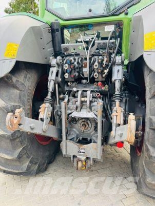 Fendt 828 VARIO PROFI PLUS الجرارات