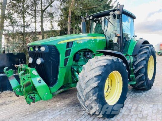 John Deere 8130 الجرارات