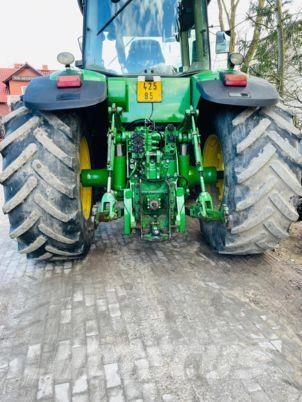John Deere 8130 الجرارات