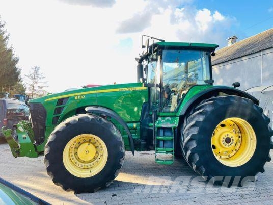 John Deere 8130 الجرارات