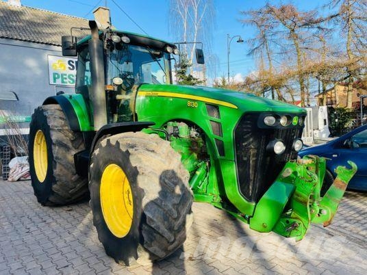 John Deere 8130 الجرارات