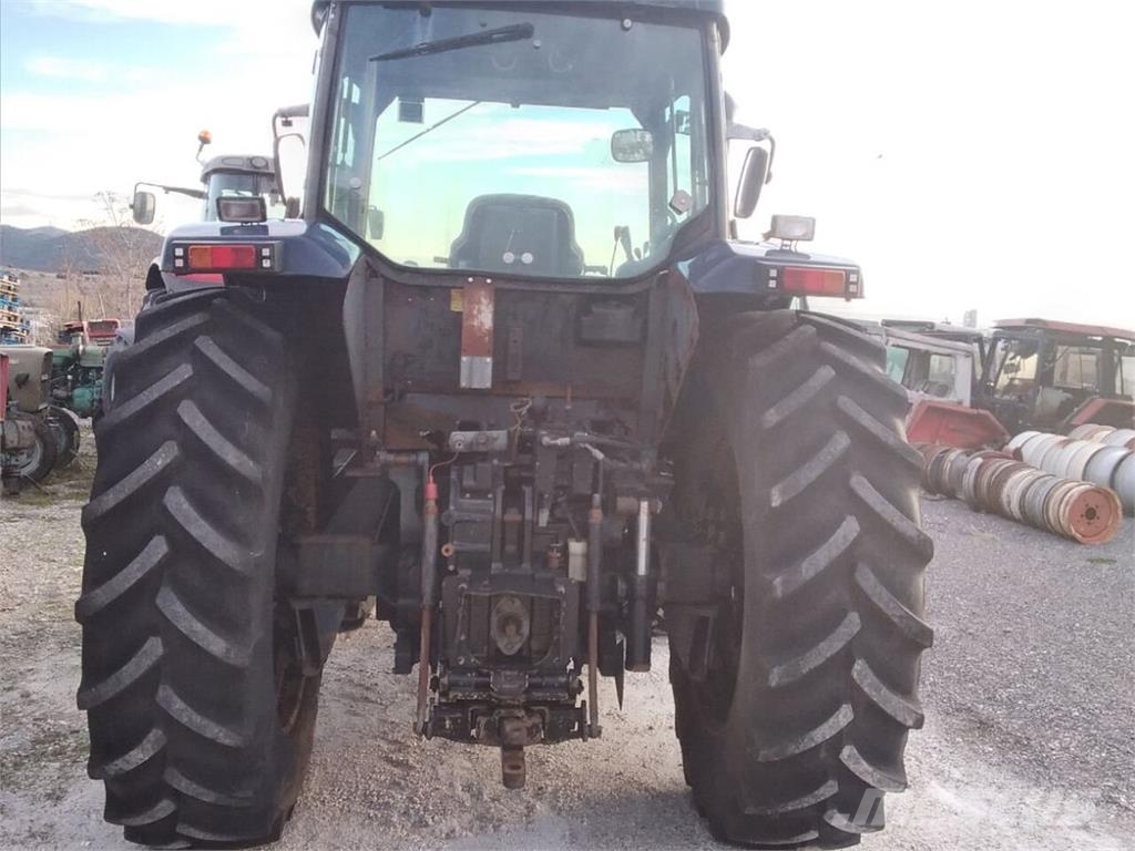 Case IH MX135 الجرارات