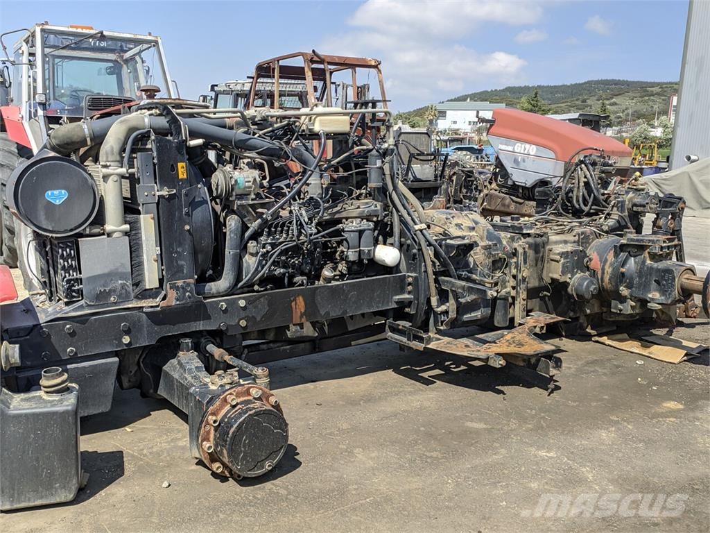 Massey Ferguson 8250 トラクター