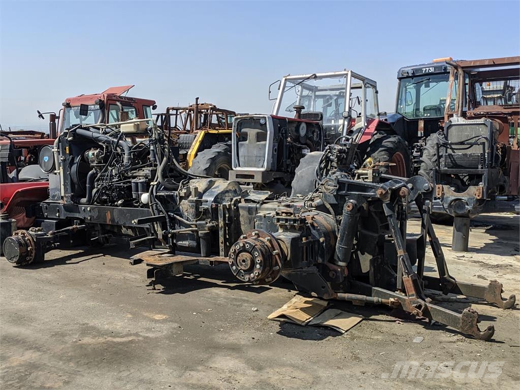 Massey Ferguson 8250 トラクター