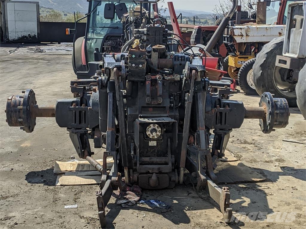 Massey Ferguson 8250 トラクター