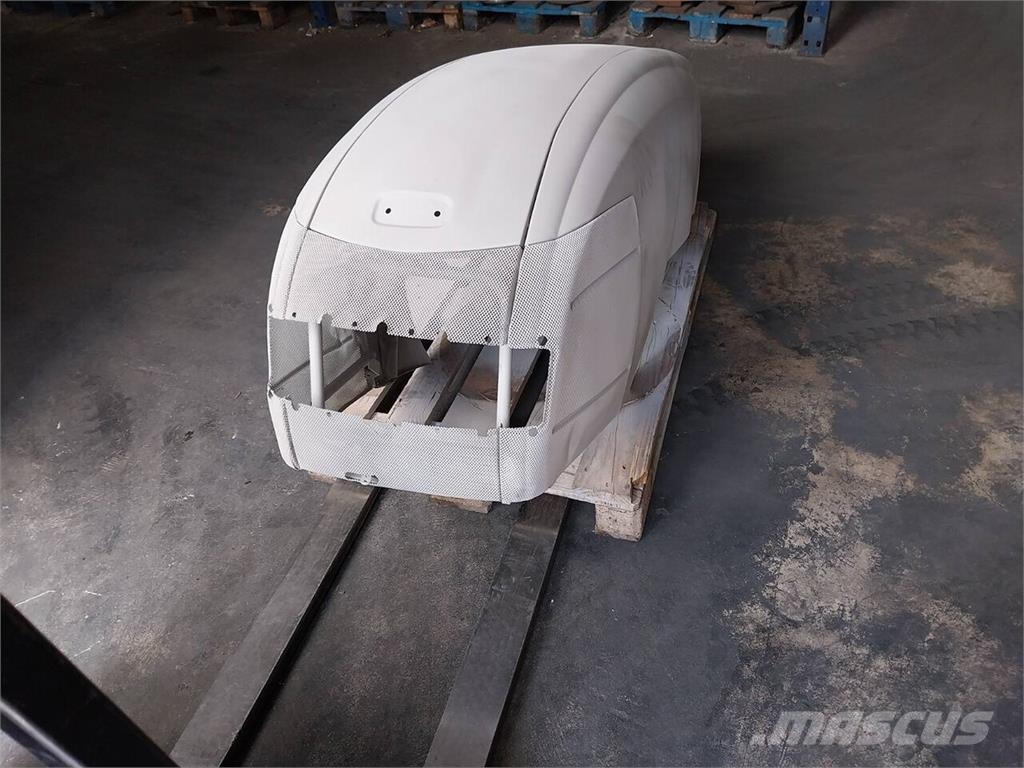 McCormick CMAX-100 Cabines et Intérieur