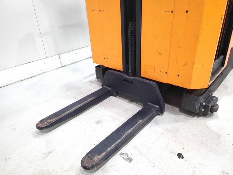 BT OP1000HSE Medium lift order pickers