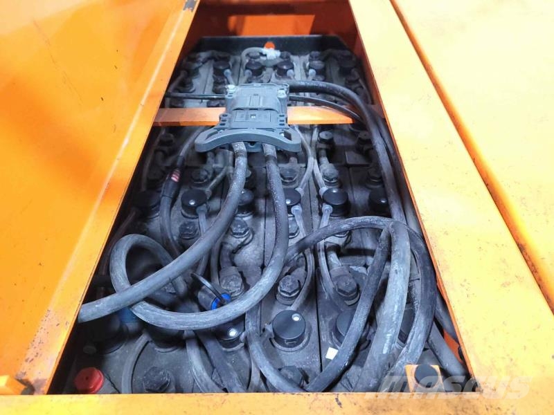 BT OP1000HSE Medium lift order pickers