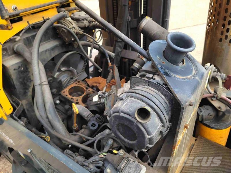 Combilift C3000 GAS 4방향 리치트럭