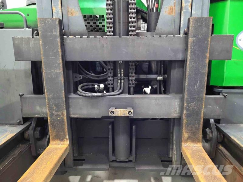 Combilift C8000 4방향 리치트럭