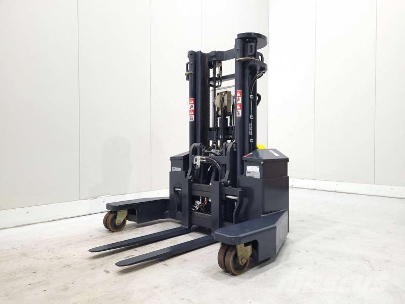 Combilift WR4 Reachstackers