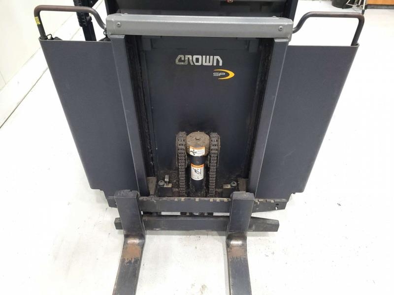 Crown SP3522-1.0 Välitasokeräilytrukit